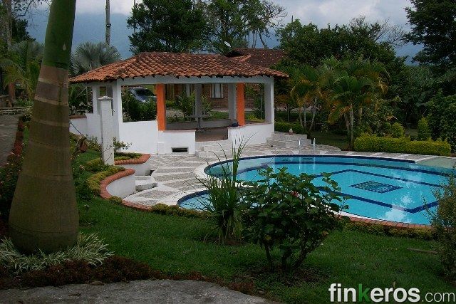 ARMENIA SE VENDE CASA CAMPESTRE - Finca en Armenia, Quindío